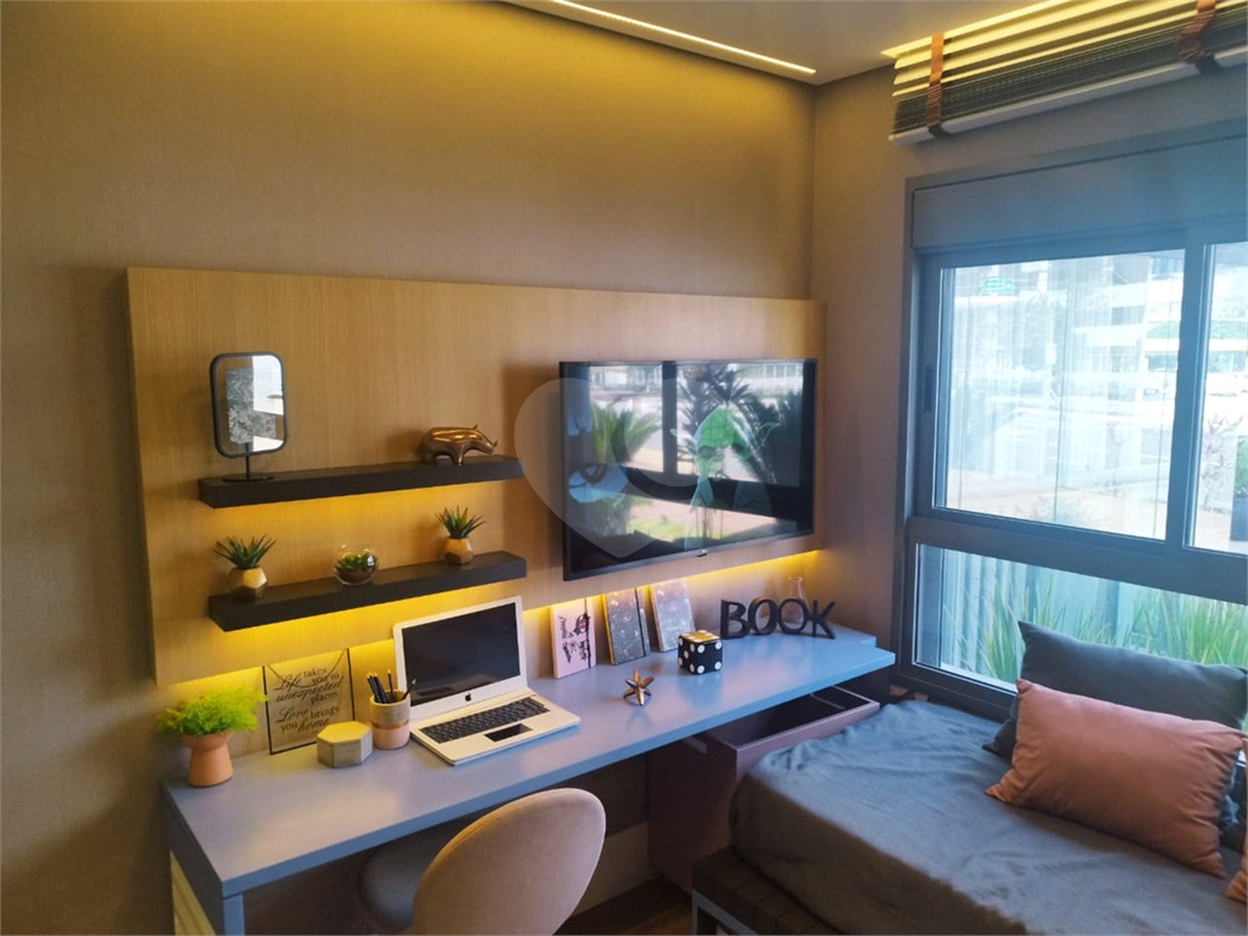 Apartamento à venda com 3 quartos, sendo 2 suítes,  em Jardim das Acácias, São Paulo, SP