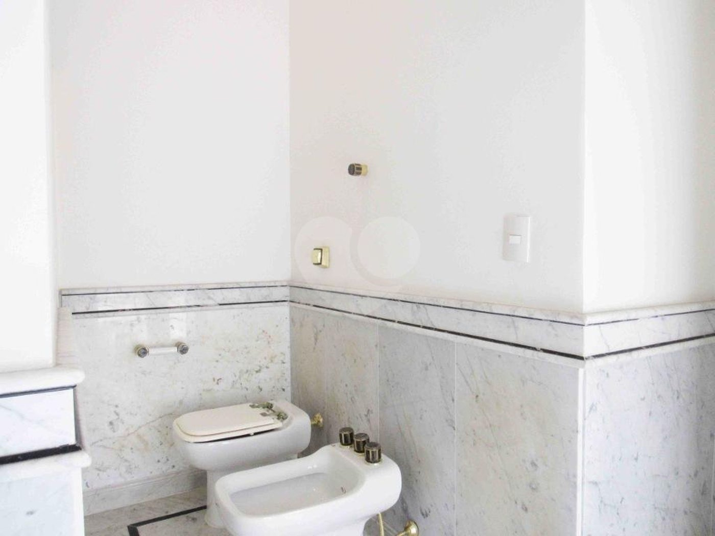 Casa à venda com 4 suítes no condomínio Chácara Flora, São Paulo - SP