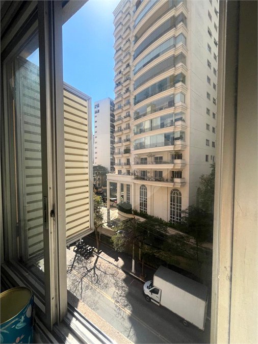Apartamento à venda com 3 quartos, sendo 2 suítes,  em Jardim Paulista, São Paulo, SP