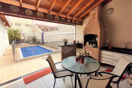 Casa à venda com 3 suítes no condomínio Portal dos Ipês, Indaiatuba - SP