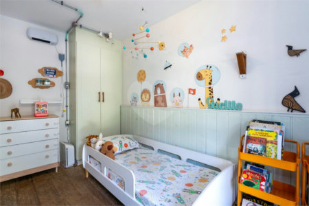 Apartamento à venda com 3 quartos, sendo 1 suíte, em Jardim Morumbi, São Paulo, SP