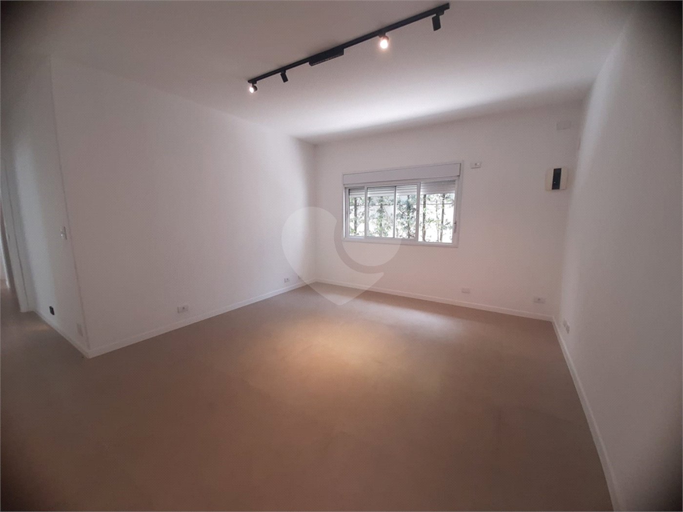 Casa Térrea à venda ou para alugar com 4 suítes em Jardim São Bento, São Paulo, SP