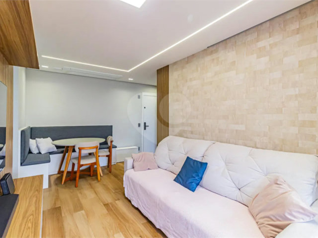 Apartamento à venda com 3 quartos, sendo 1 suíte,  em Santo Amaro, São Paulo, SP