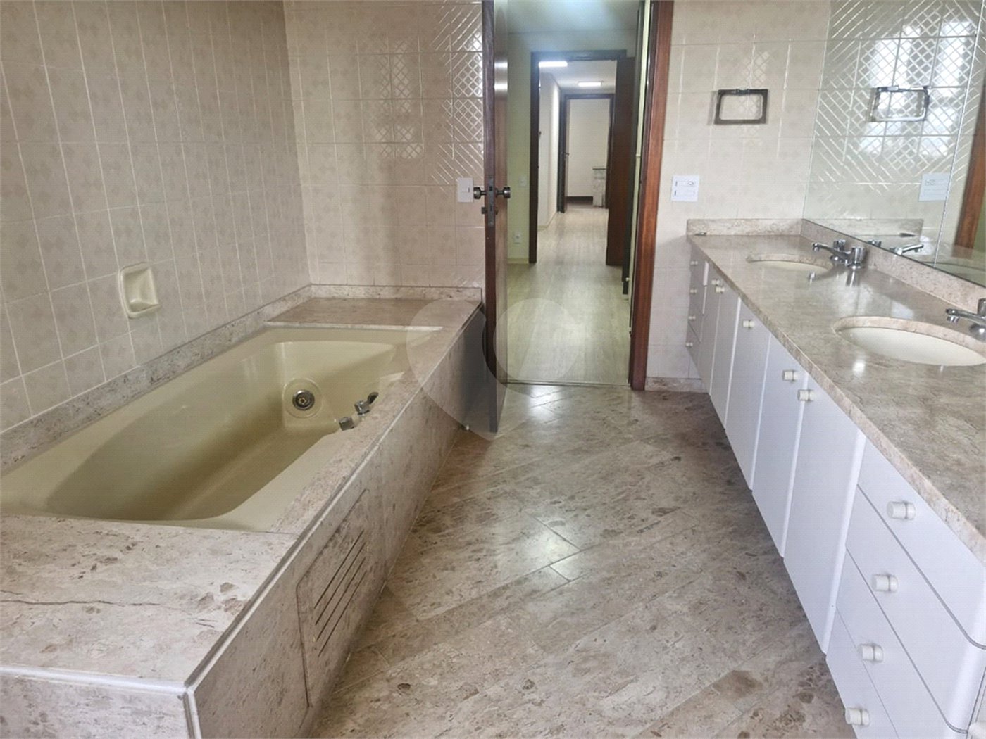 Apartamento para alugar com 4 suítes em Santo Amaro, São Paulo, SP