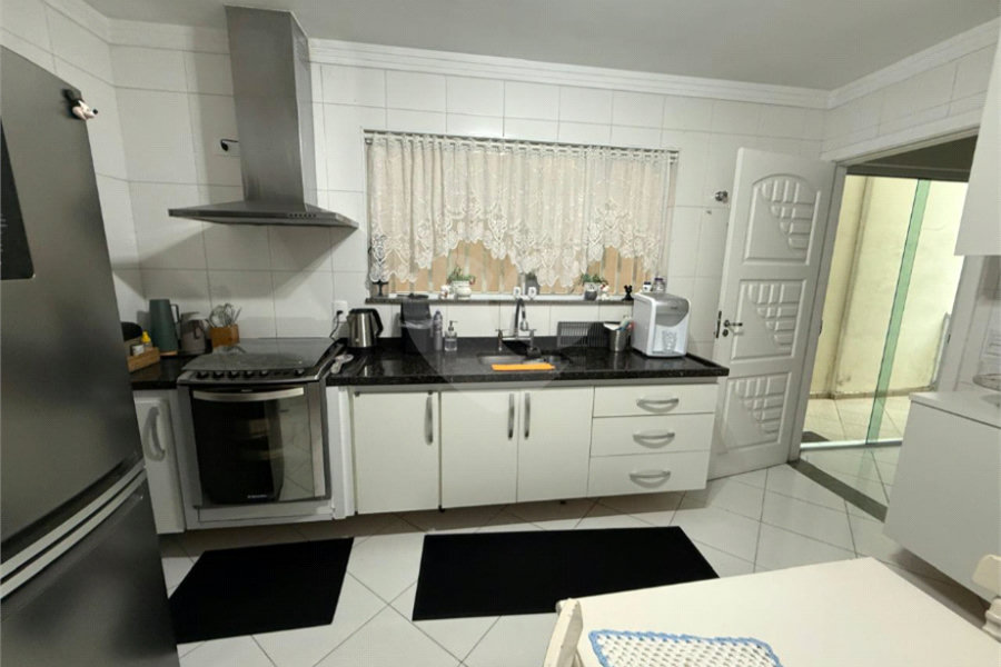 Sobrado à venda com 3 quartos, sendo 1 suíte, em Tremembé, São Paulo, SP