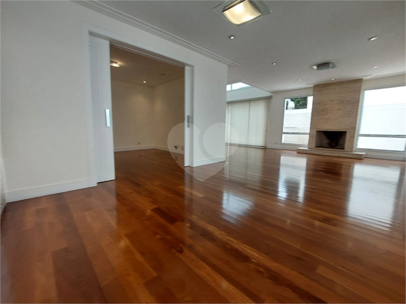 Casa à venda com 4 suítes no condomínio Residencial Morumbi, São Paulo - SP