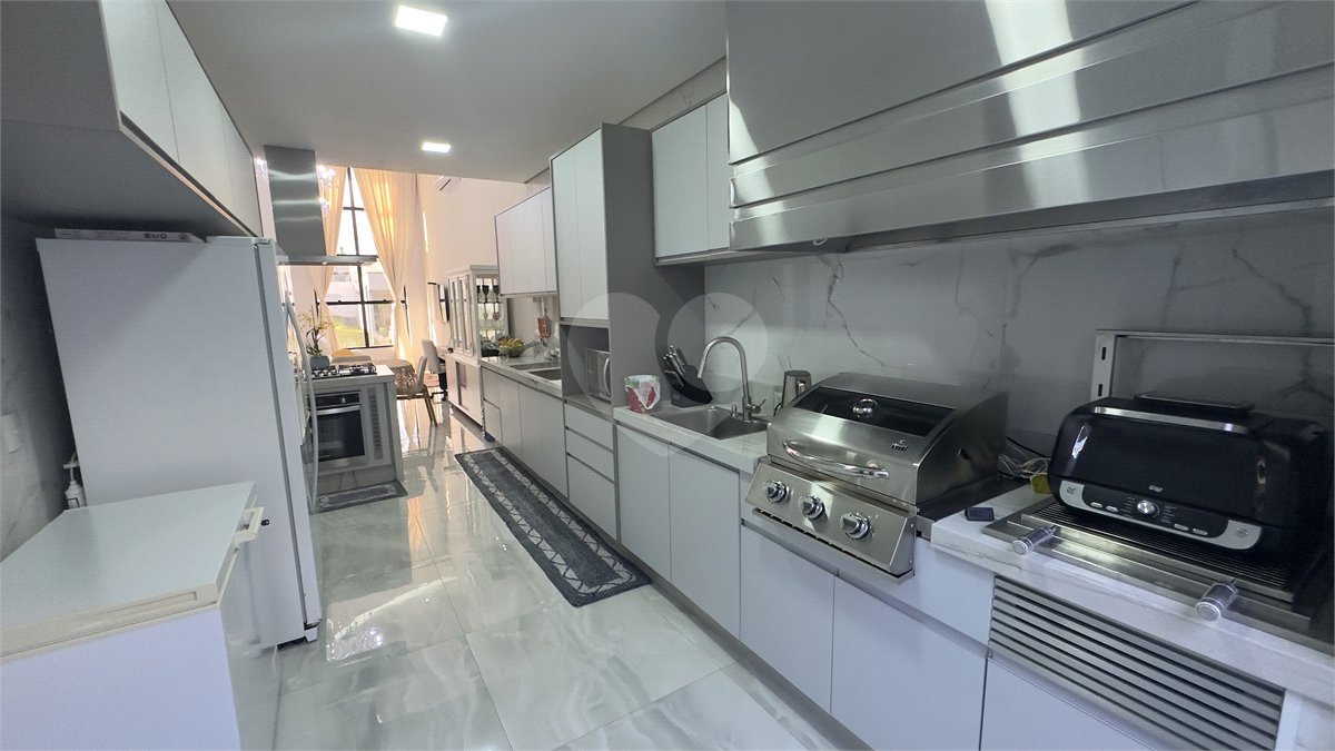 Casa à venda com 3 quartos, sendo 1 suíte, no condomínio Jardim Residencial Dona Maria José, Indaiatuba - SP