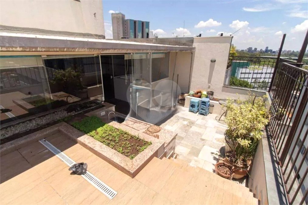 Cobertura à venda ou para alugar com 3 quartos, sendo 1 suíte,  em Vila Clementino, São Paulo, SP