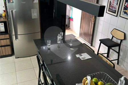 Casa à venda com 2 suítes no condomínio Residencial, Mogi das Cruzes - SP