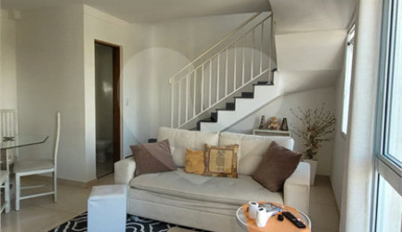 Casa à venda com 2 suítes no condomínio Residencial Sophia, São Paulo - SP
