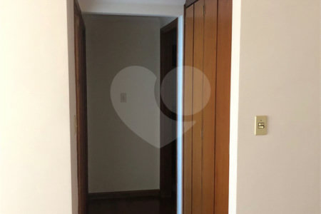 Apartamento à venda com 2 quartos, sendo 1 suíte, no Centro, Araraquara, SP