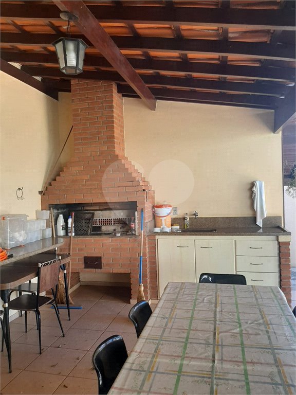 Casa à venda com 3 quartos, sendo 1 suíte, no Centro, Vinhedo, SP