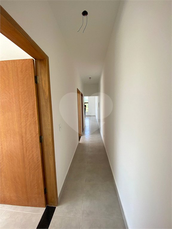 Casa à venda com 3 quartos, sendo 1 suíte, no condomínio Residencial Santa Martha, Bom Jesus dos Perdões - SP