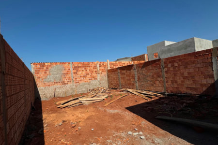 Casa à venda com 2 quartos em Jardim Carandá, Três Lagoas, MS