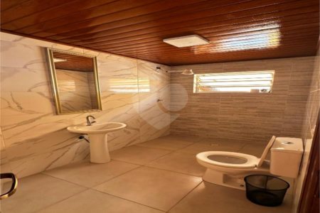 Sobrado à venda com 4 quartos, sendo 1 suíte, em Wanel Ville, Sorocaba, SP
