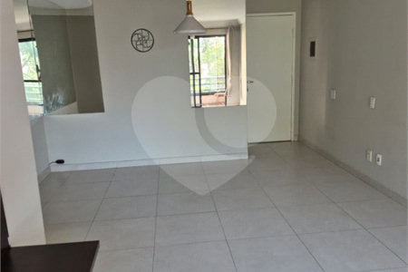 Apartamento à venda com 3 quartos, sendo 1 suíte,  em Cidade São Francisco, São Paulo, SP