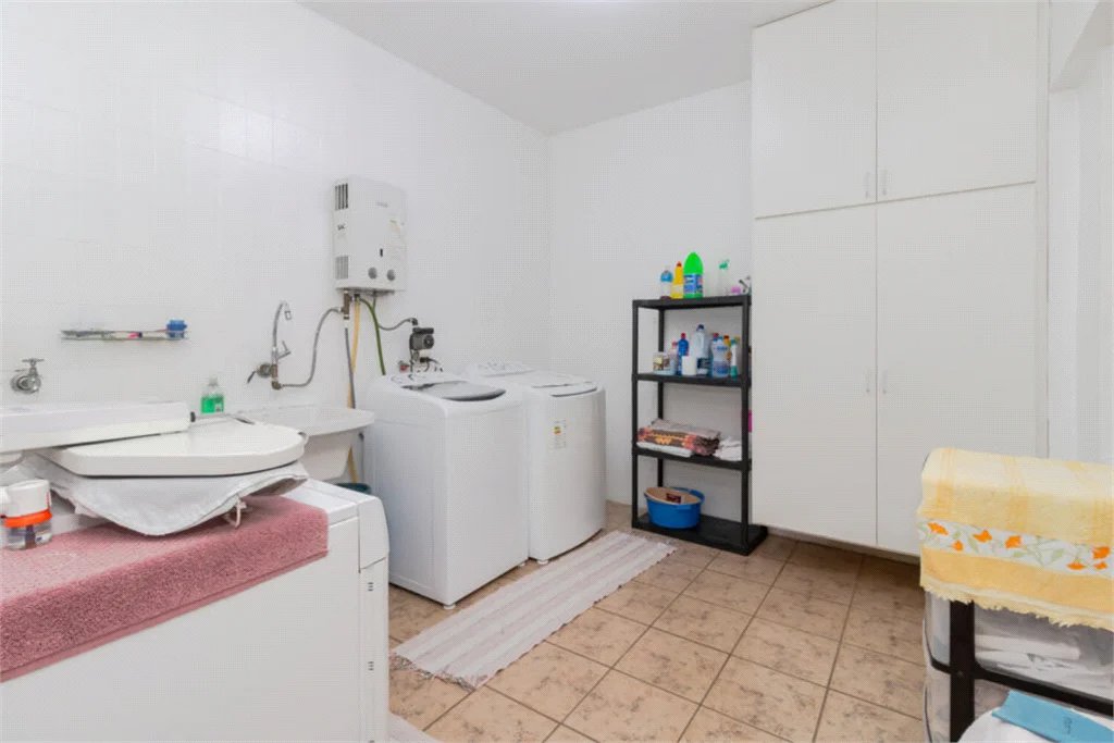 Casa à venda com 4 quartos, sendo 3 suítes,  em Vila Pirajussara, São Paulo, SP