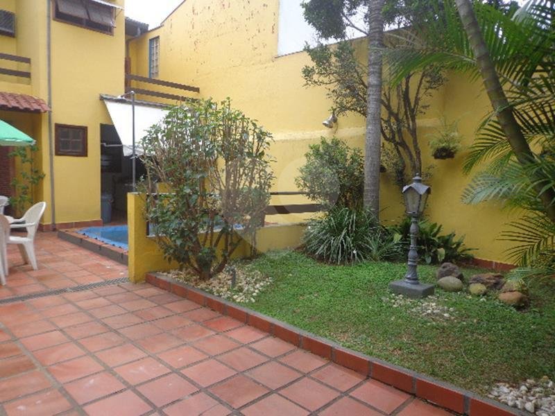 Sobrado à venda com 3 quartos, sendo 2 suítes, em Indianópolis, São Paulo, SP