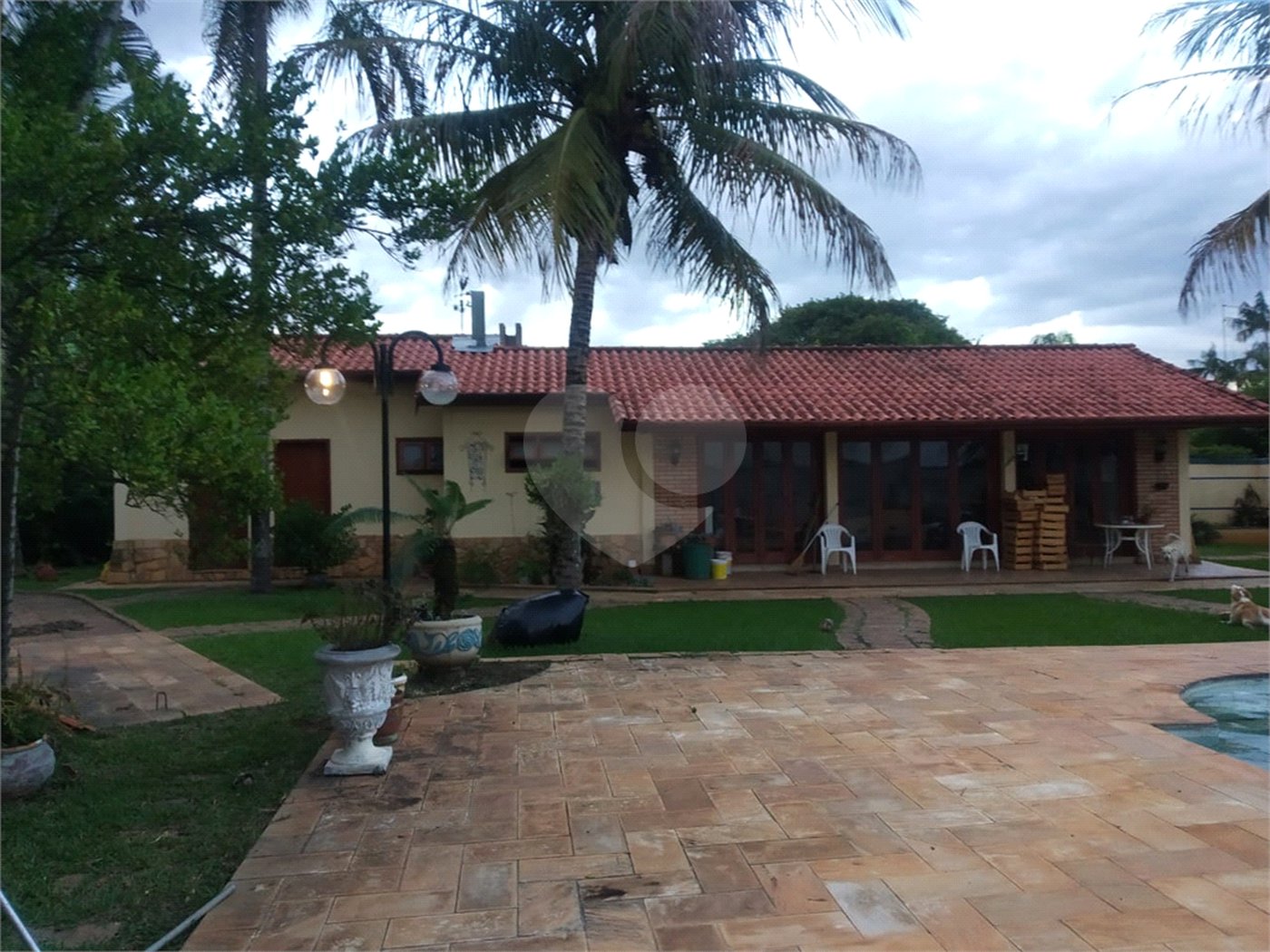 Casa à venda com 4 quartos, sendo 2 suítes,  no condomínio Acmti - Colinas do Mosteiro, Terras de Itaici e Recanto dos Pássaros, Indaiatuba - SP