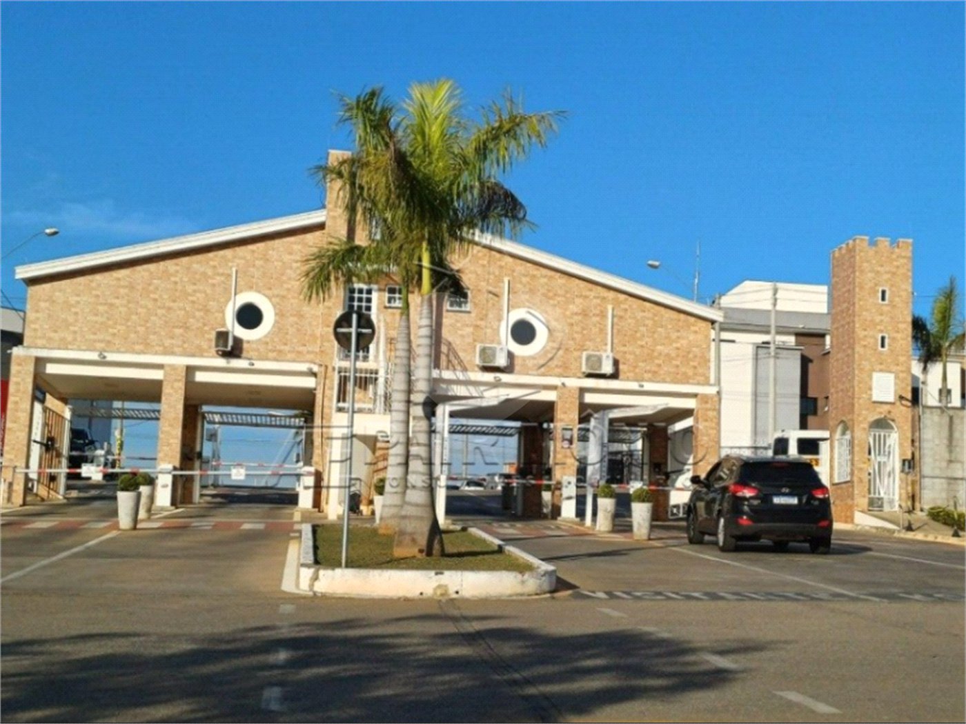 Casa à venda com 3 quartos, sendo 1 suíte, no condomínio Jardim Residencial Villagio Ipanema I, Sorocaba - SP
