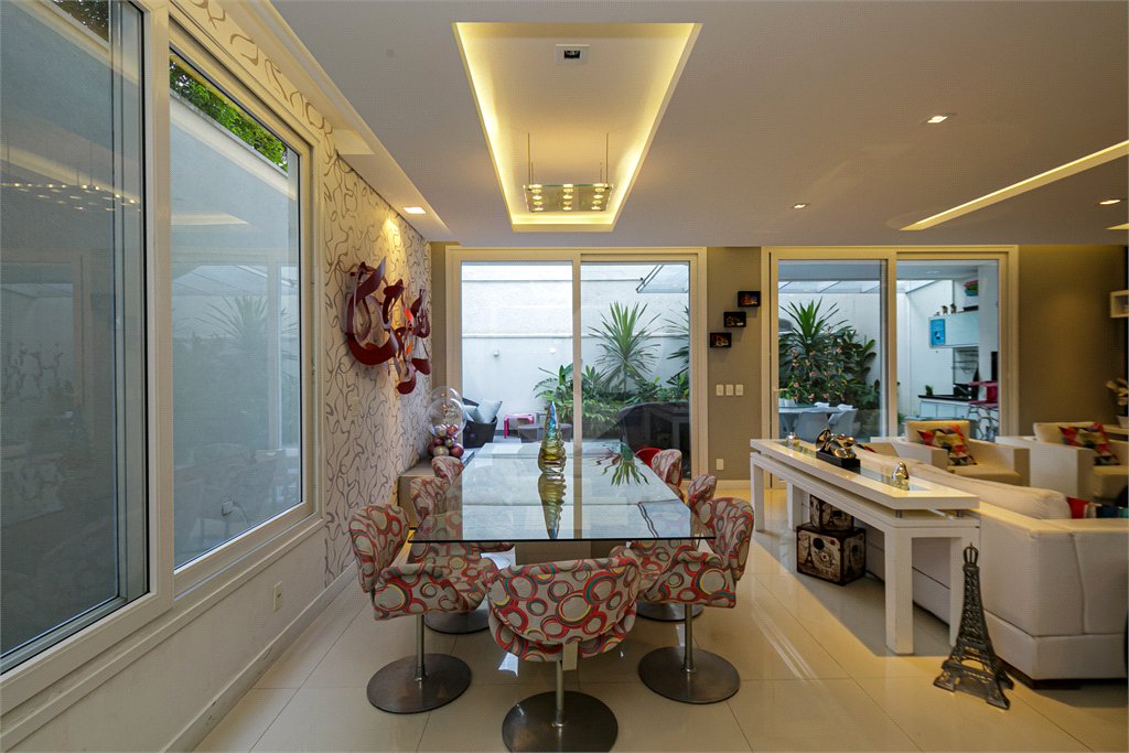Casa à venda com 3 suítes no condomínio Modigliani, São Paulo - SP