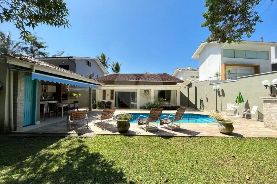 Casa à venda com 4 quartos, sendo 3 suítes, em Riviera de São Lourenço, Bertioga, SP