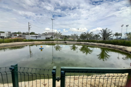 Belíssima Casa à Venda no Condomínio Damha IV