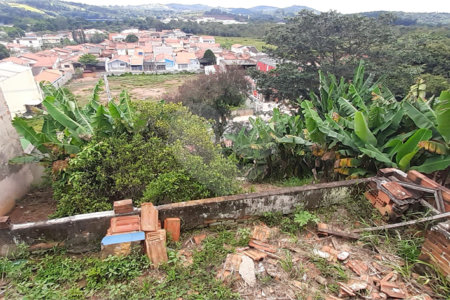 Terreno com 520 metros próximo próximo ao centro de Atibaia