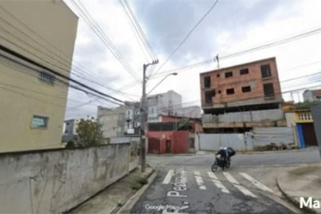Galpão com 1155m² , 6 banheiros , sendo 2 vestiários , atualmente com 13 vagas , podendo chegar a 17 , à venda na Vila Principe de Gales em Santo André.