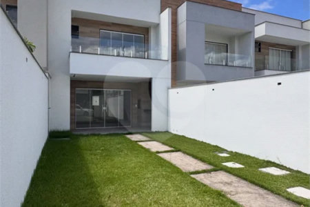 Casa duplex com 4 quartos, piscina e área gourmet, em condomínio com lazer completo e localização estratégica ao lado do Park Shopping.
