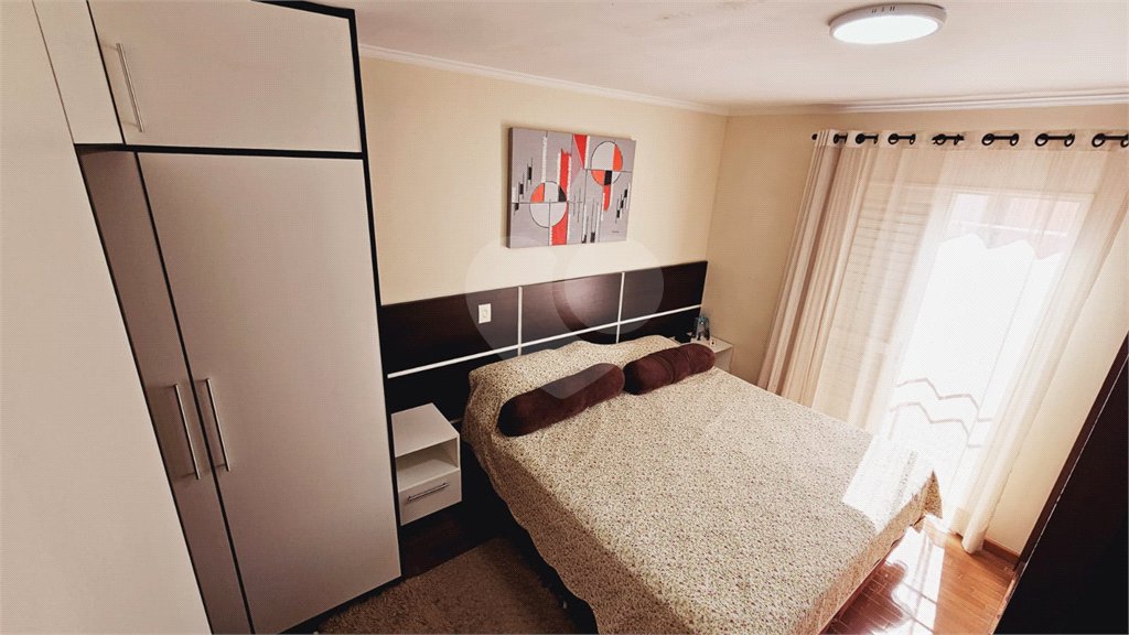Casa à venda com 4 quartos, sendo 2 suítes, em Jardim Meny, São Roque, SP