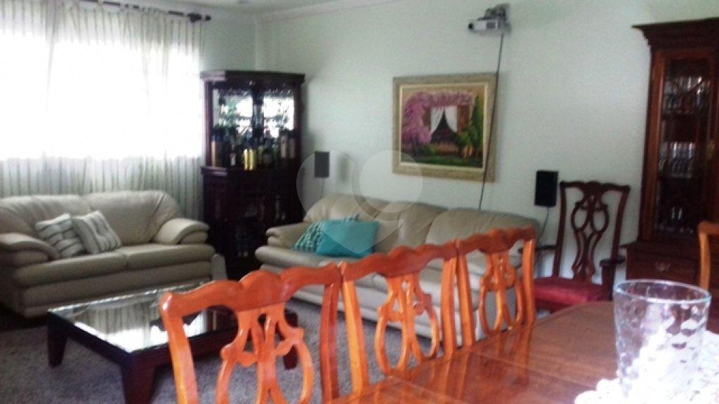 Sobrado à venda com 3 quartos, sendo 1 suíte, em Tremembé, São Paulo, SP