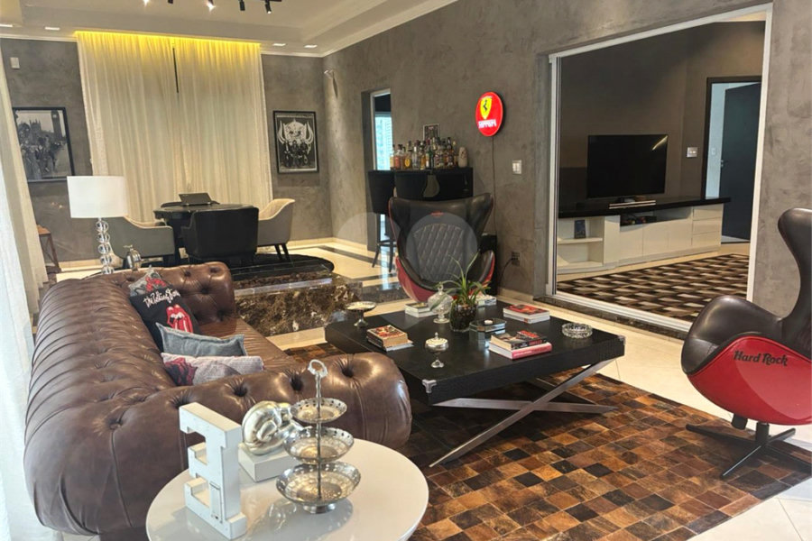 Casa à venda com 4 quartos, sendo 3 suítes, no condomínio Parque Itatiaia, Mairiporã - SP