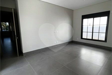 Casa à venda com 4 quartos, sendo 2 suítes,  no condomínio Florais Itália, Cuiabá - MT