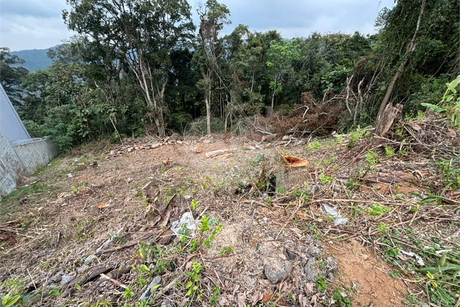 Terreno à venda no condomínio Parque Suiça, Caieiras - SP