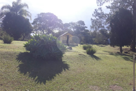 Sítio à venda com 5 quartos, sendo 3 suítes,  em Planalto Verde, São Roque, SP