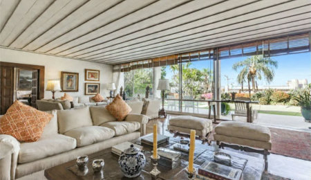 Casa à venda com 5 quartos, sendo 3 suítes,  em Jardim Guedala, São Paulo, SP