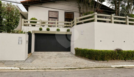 Casa à venda com 4 quartos, sendo 2 suítes, em Jardim São Bento, São Paulo, SP