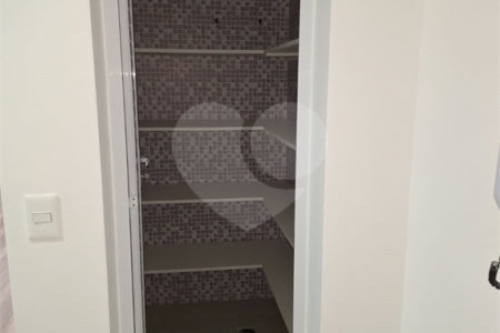 Apartamento à venda com 3 suítes em Vila Anastácio, São Paulo, SP