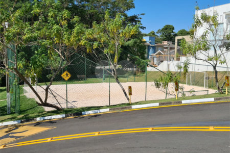 Casa à venda com 3 quartos, sendo 1 suíte, no condomínio Terras de São Francisco, Vinhedo - SP