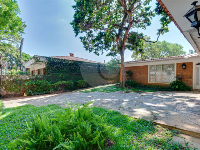 Casa à venda com 3 suítes em Alto da Boa Vista, São Paulo, SP