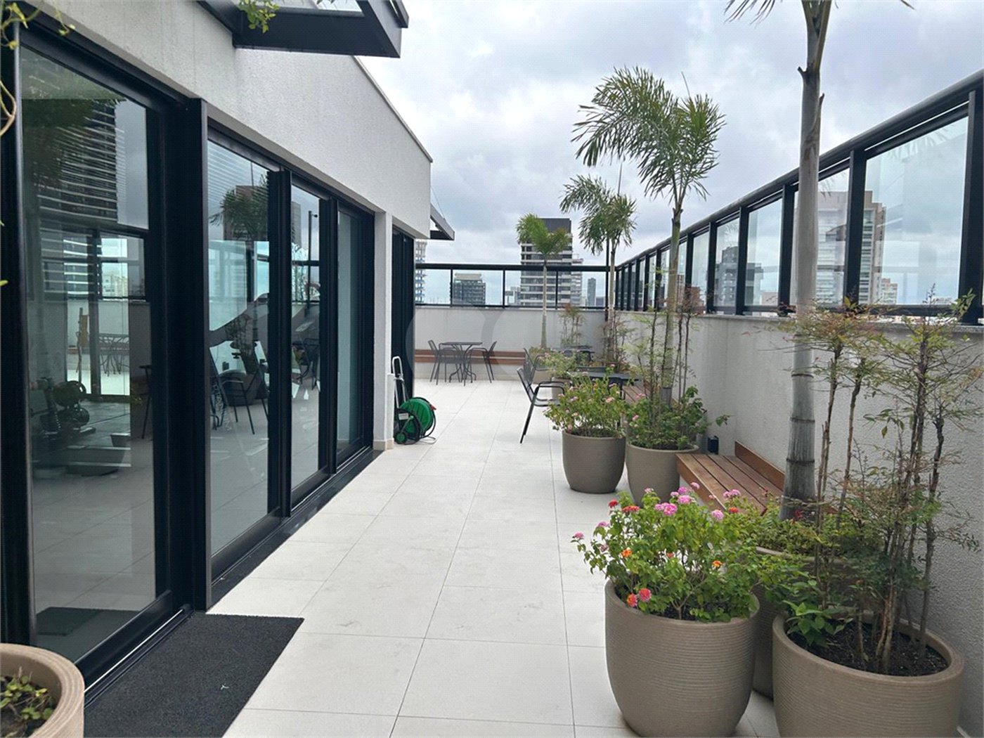 Apartamento à venda com 2 suítes em Cerqueira César, São Paulo, SP