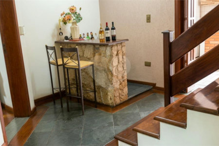 Casa à venda com 4 quartos, sendo 1 suíte, em Jardim Leocádia, Sorocaba, SP