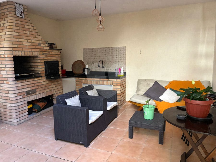 Sobrado à venda com 3 quartos em Montanhão, São Bernardo do Campo, SP
