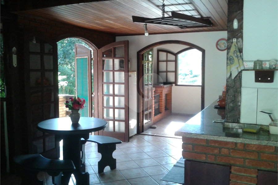 Casa à venda com 4 suítes no condomínio Sausalito, Mairiporã - SP