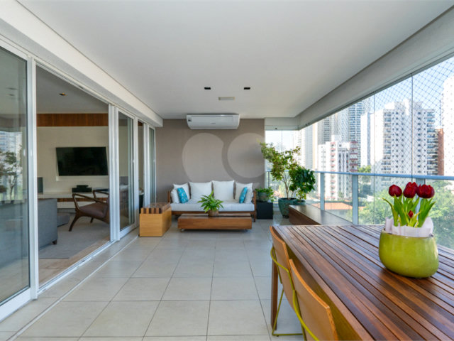 Apartamento à venda com 2 suítes em Brooklin, São Paulo, SP