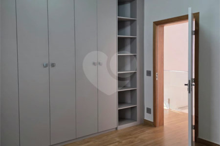Casa à venda com 6 quartos, sendo 3 suítes, no condomínio Ibiti Royal Park, Sorocaba - SP