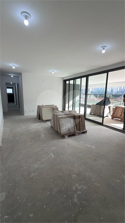 Apartamento à venda com 4 suítes em Vila Cordeiro, São Paulo, SP