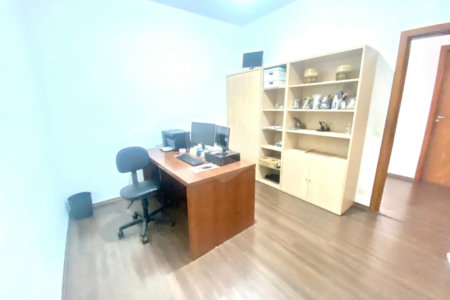 Casa à venda com 5 quartos, sendo 2 suítes, em Indianópolis, São Paulo, SP