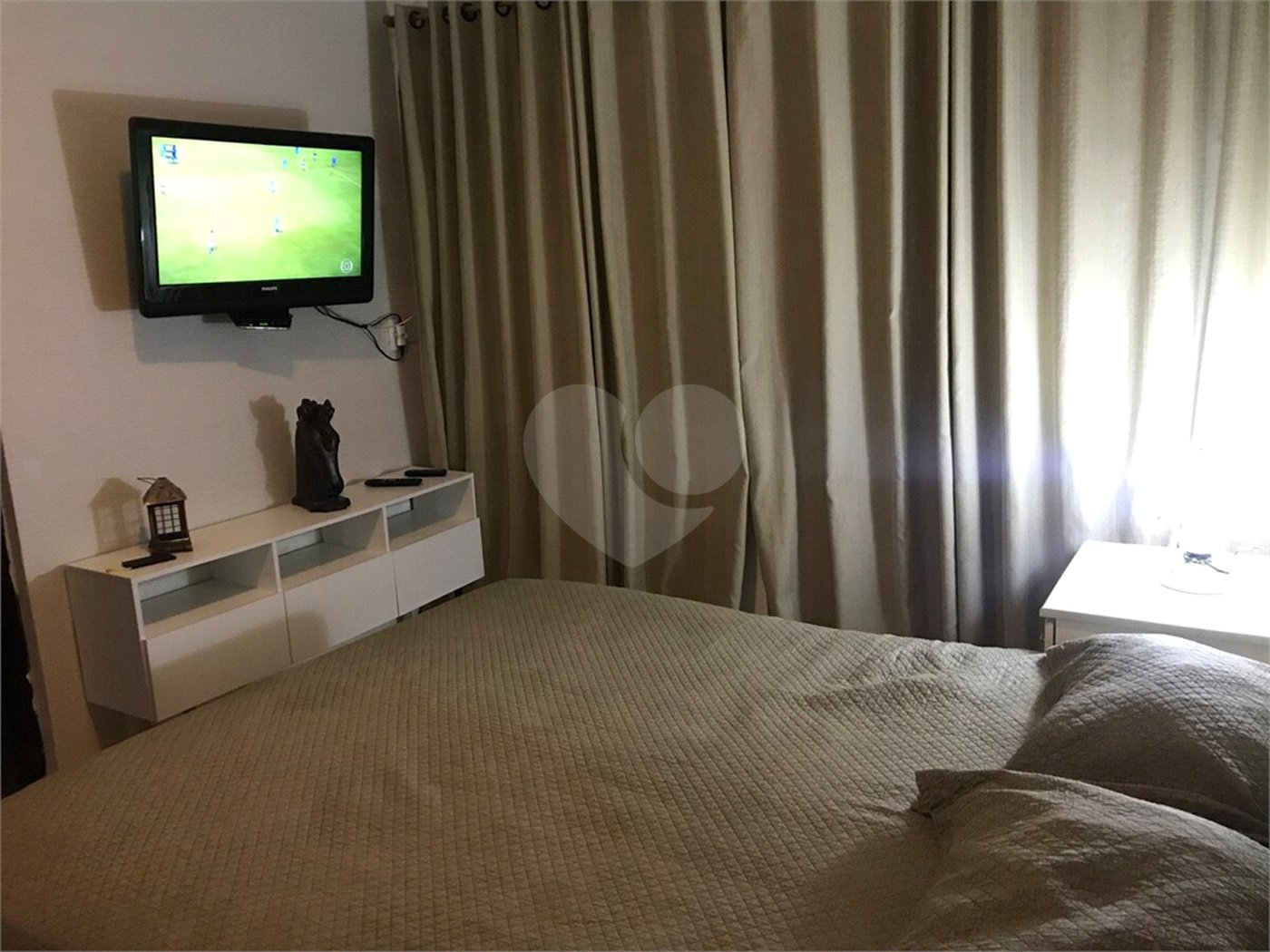 Casa à venda com 3 quartos, sendo 1 suíte,  no condomínio Vista Alegre, Bom Jesus dos Perdões - SP